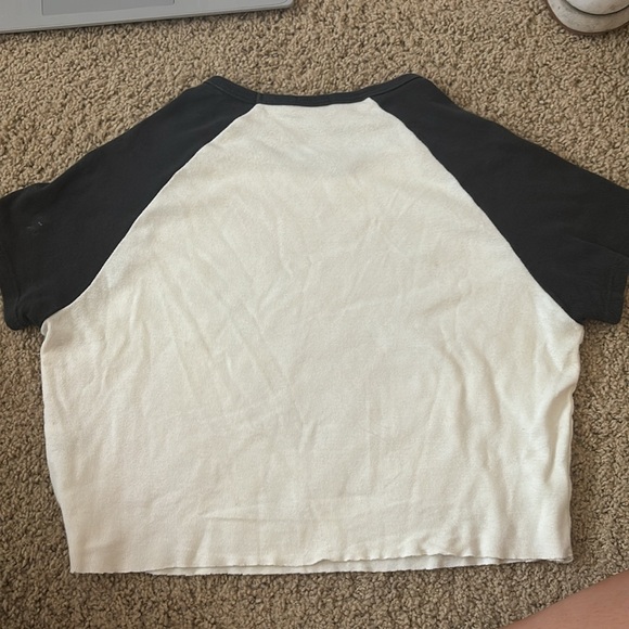 Brandy Melville t shirt - Picture 2 of 2